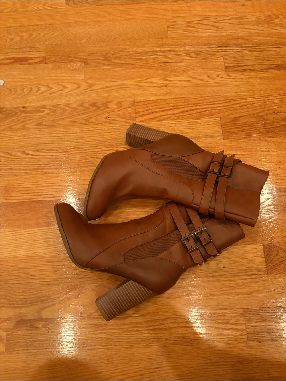 Women's Cognac Buckle-Detail Heeled Ankle Boots
